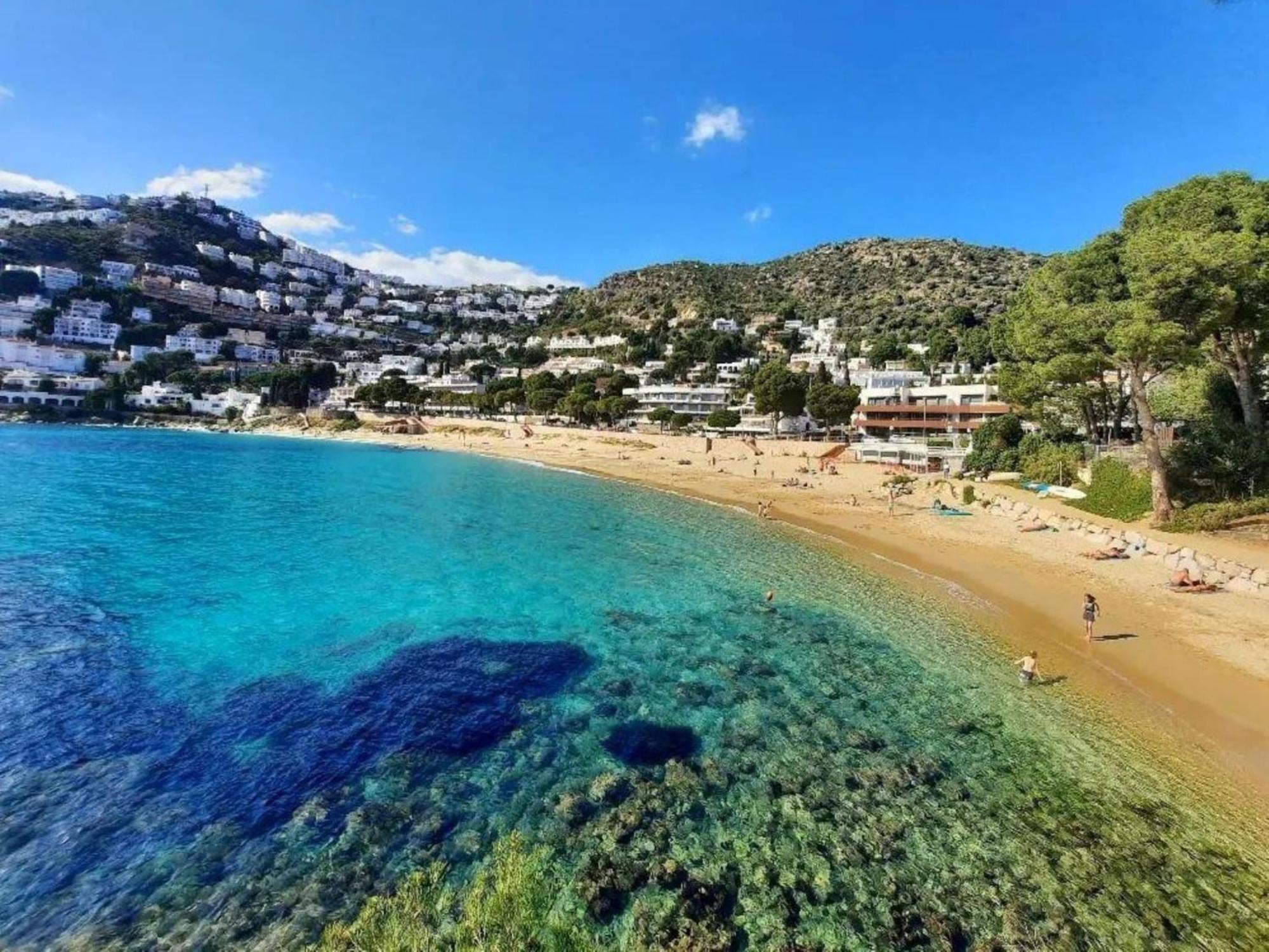 Apartment Roc Mar For 4 Persons *