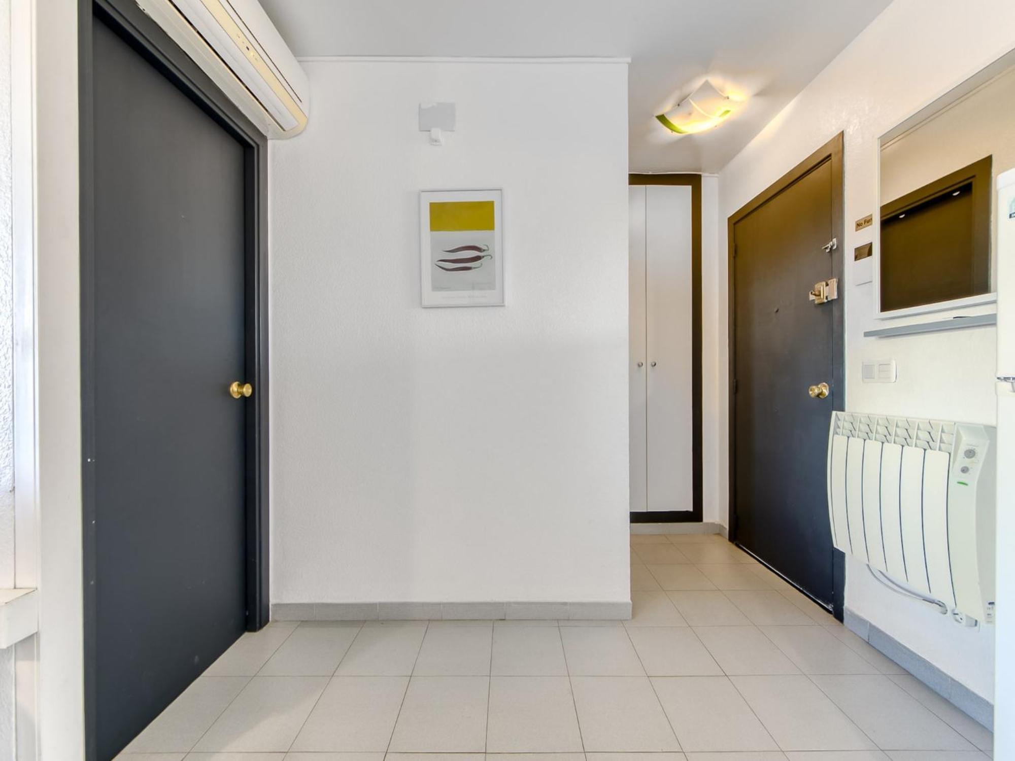 Apartment Roc Mar For 4 Persons Roses